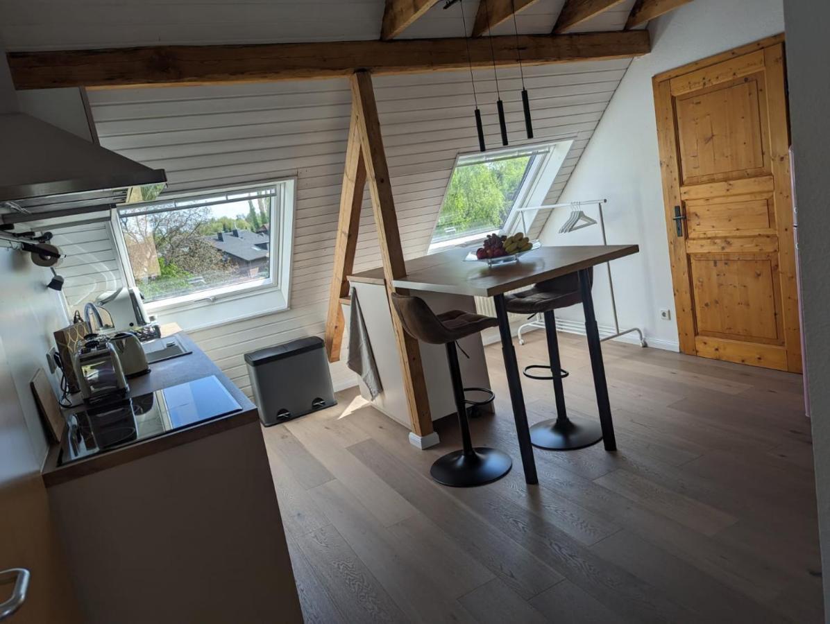 Helles Dachgeschoss-Appartement Крефельд Экстерьер фото