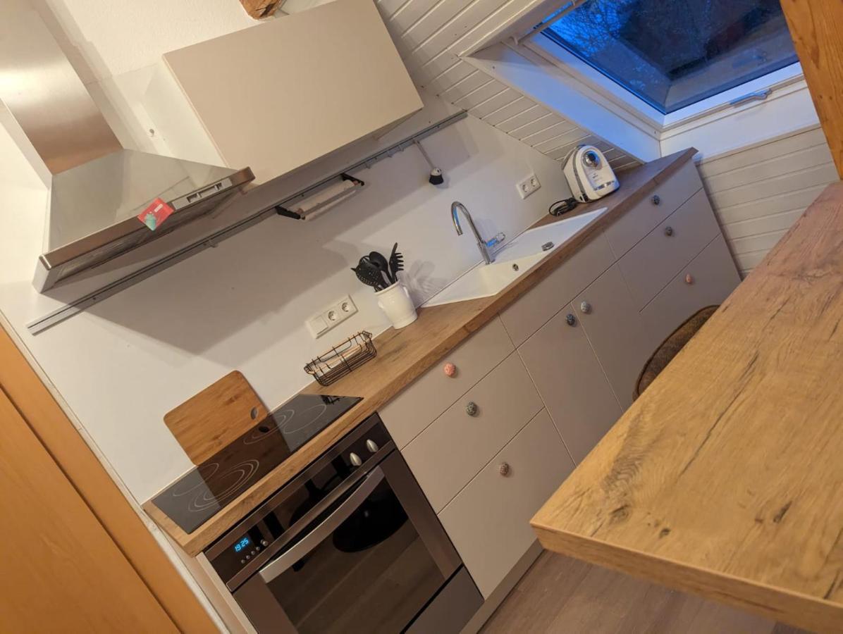 Helles Dachgeschoss-Appartement Крефельд Экстерьер фото